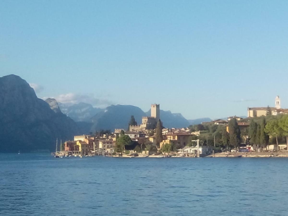 Camera Il Borgo Vicino Al Castello Con Parcheggio Malcesine Dış mekan fotoğraf