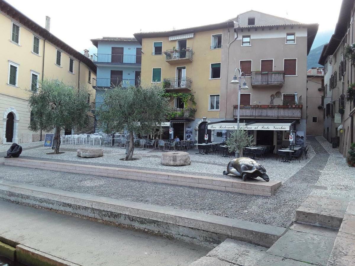 Camera Il Borgo Vicino Al Castello Con Parcheggio Malcesine Dış mekan fotoğraf